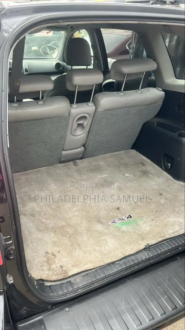 Toyota RAV4 2011 Black