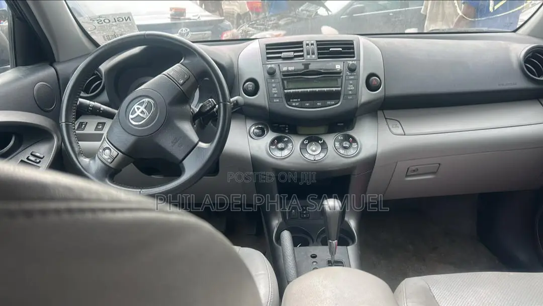 Toyota RAV4 2011 Black