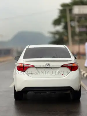 Toyota Corolla 2015 White