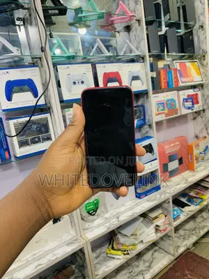 Apple iPhone 11 64 GB Red