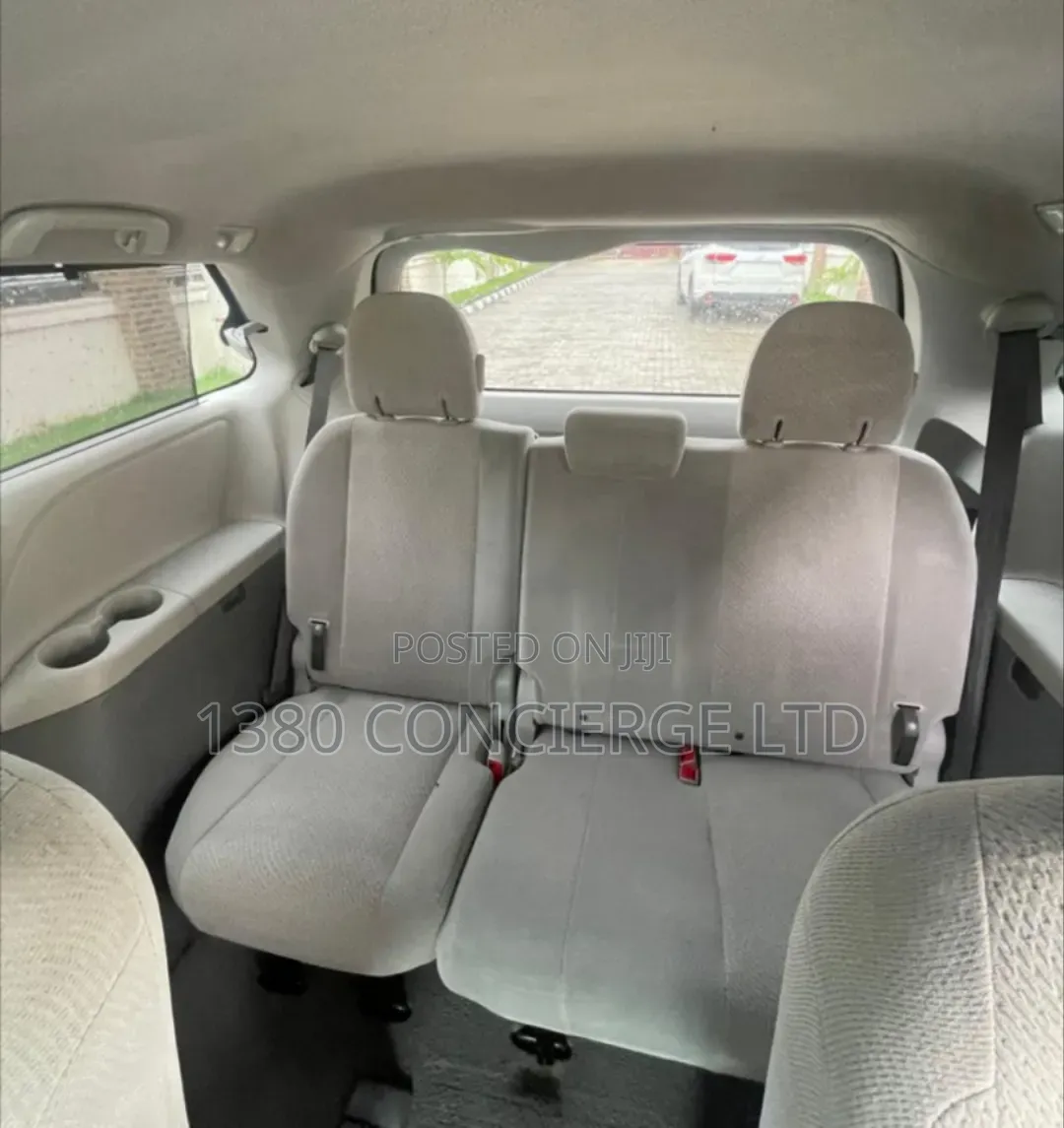 Toyota Sienna 2011 Gray