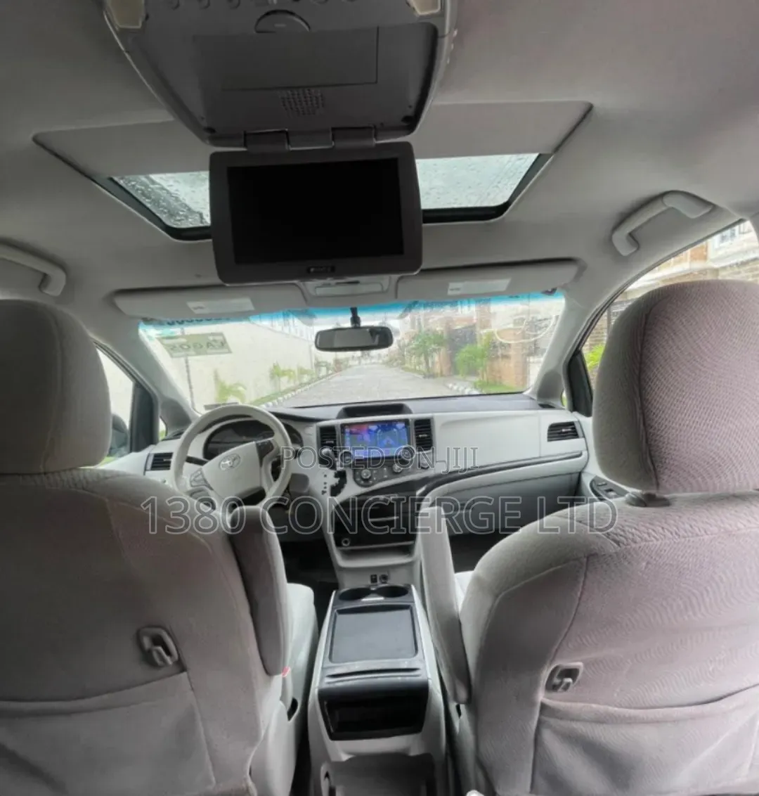 Toyota Sienna 2011 Gray