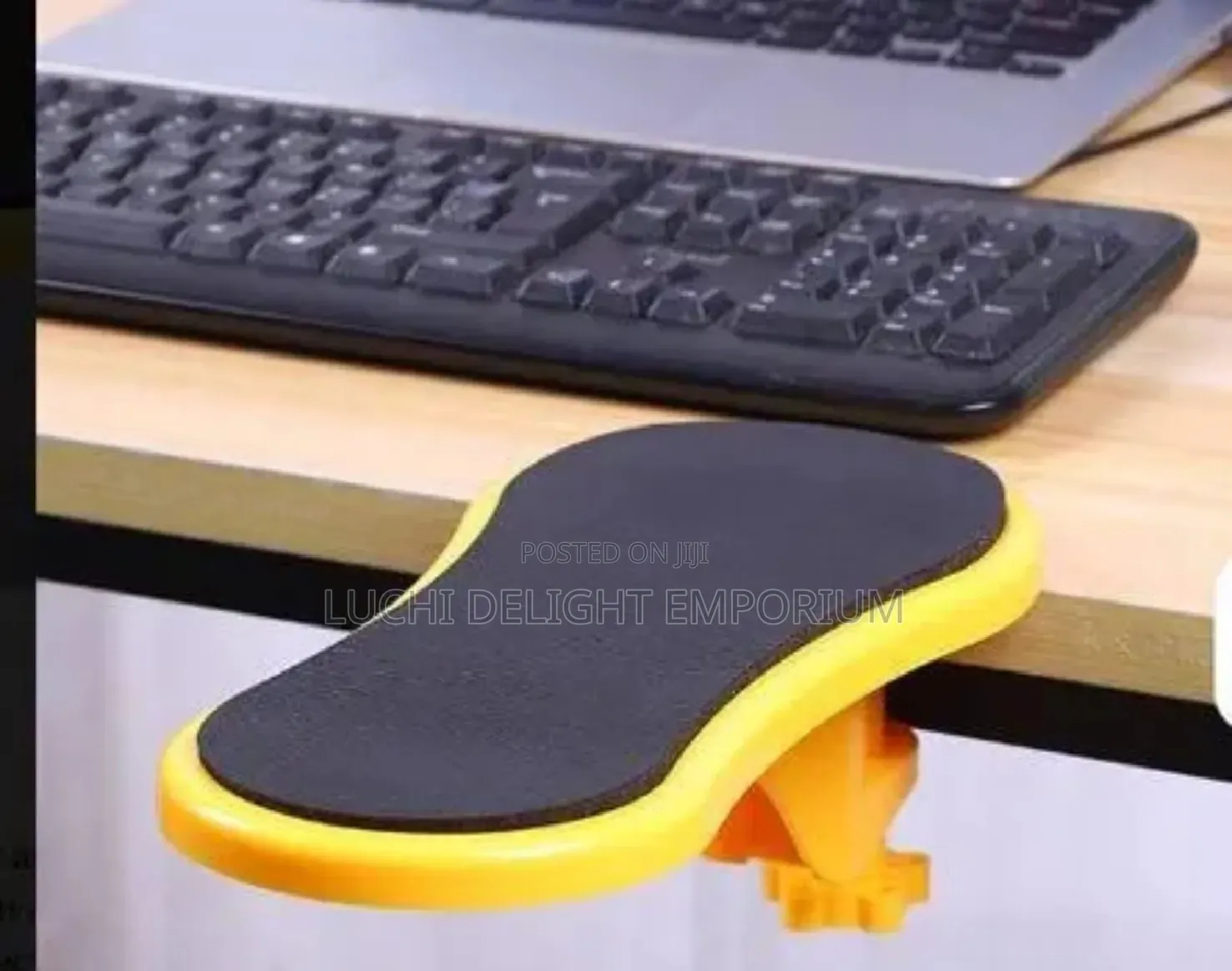 Rotatable Arm Rest With Mousepad Come (Yellow)