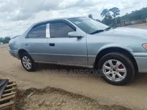 Toyota Camry 2002 Gray