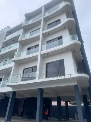 3bdrm Block of Flats in Gra Ikeja. for rent