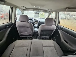 Toyota Matrix 2004 White