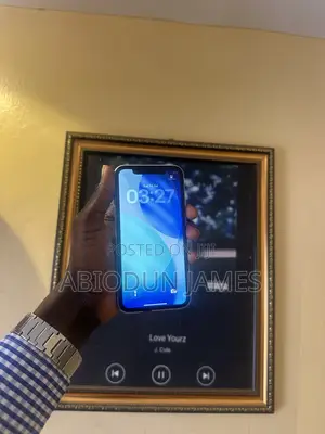 Apple iPhone 11 64 GB White