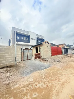 4bdrm Duplex in Ilupeju Industrial Estate for sale