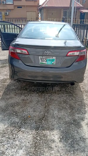 Toyota Camry LE 4dr Sedan (2.5L 4cyl 6A) 2013 Gray