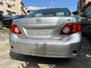 Toyota Corolla 2010 Silver
