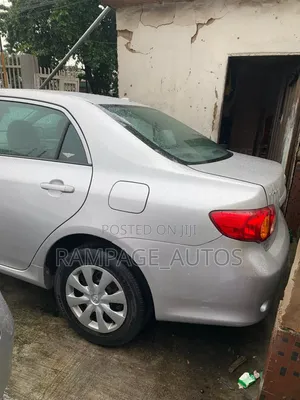 Toyota Corolla 2010 Silver