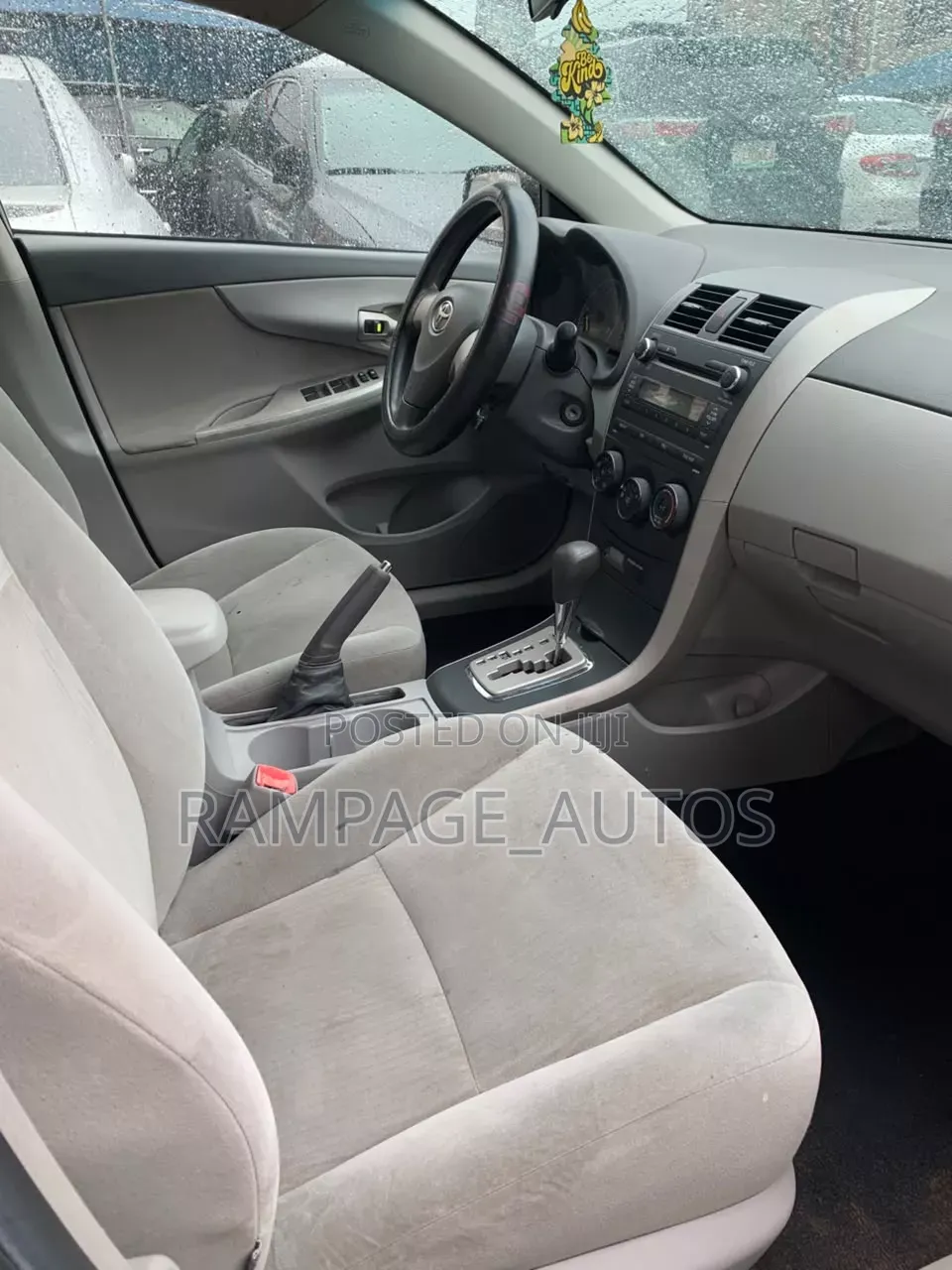 Toyota Corolla 2010 Silver