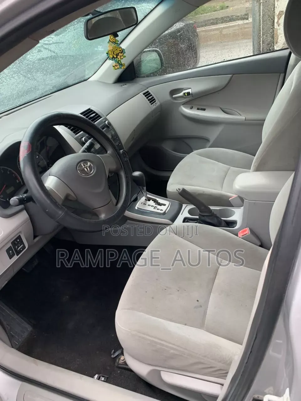 Toyota Corolla 2010 Silver