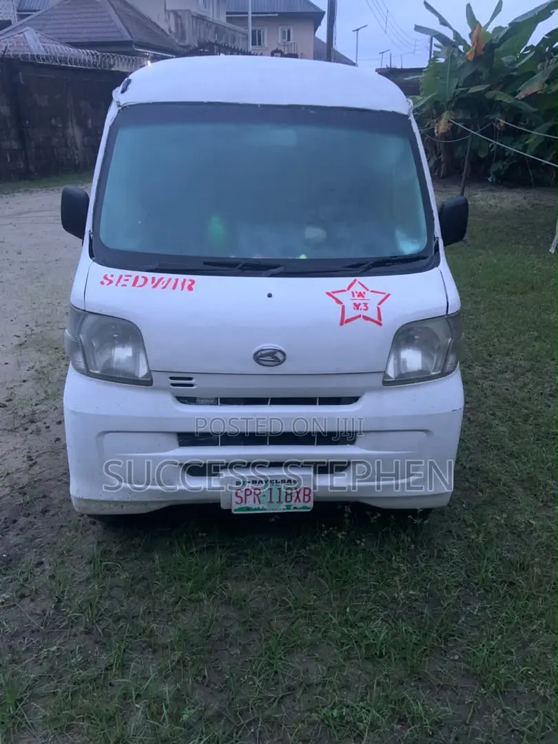 New Bus 2020 White