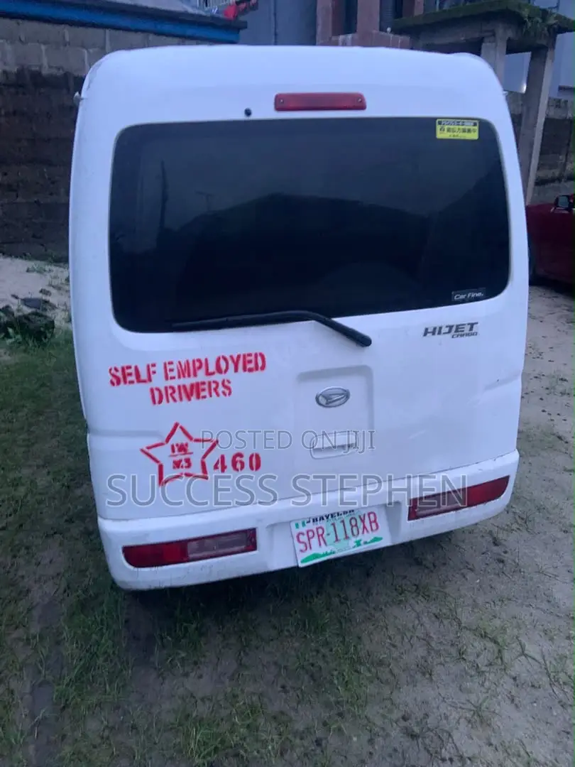 New Bus 2020 White