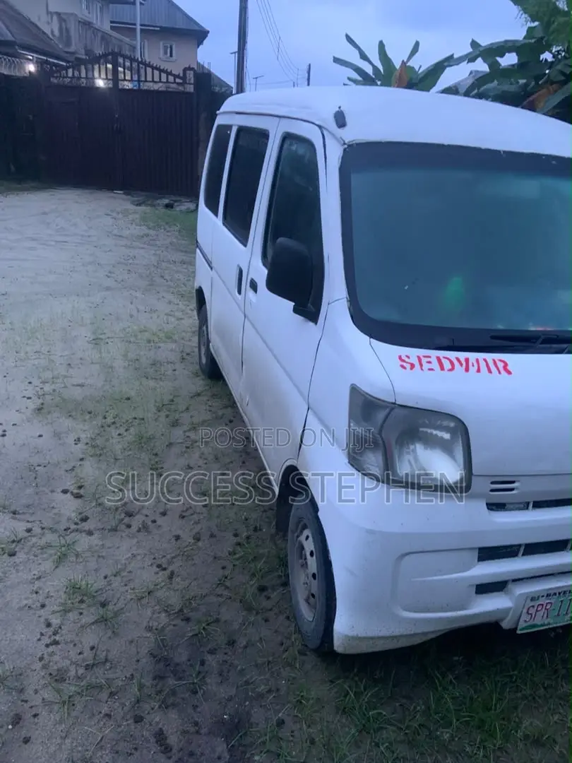 New Bus 2020 White