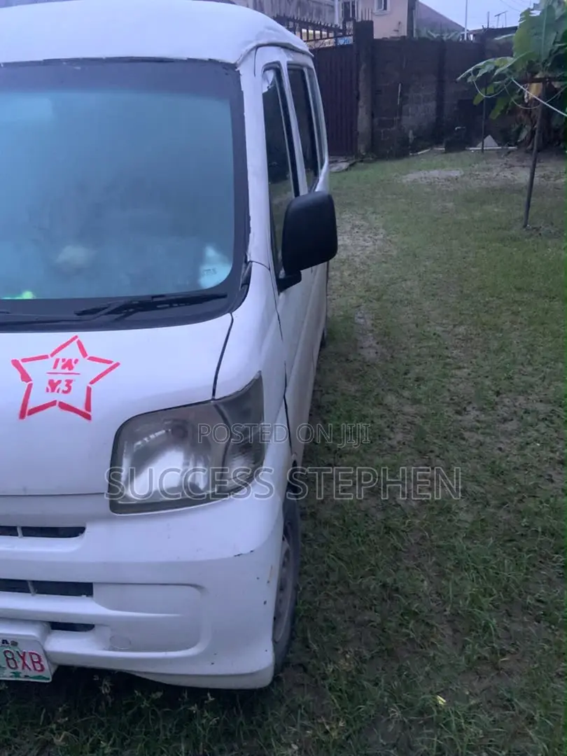 New Bus 2020 White