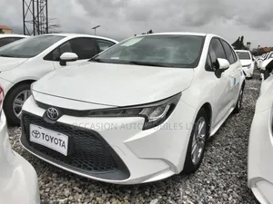 Toyota Corolla 2023 Off white
