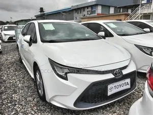 Toyota Corolla 2023 Off white