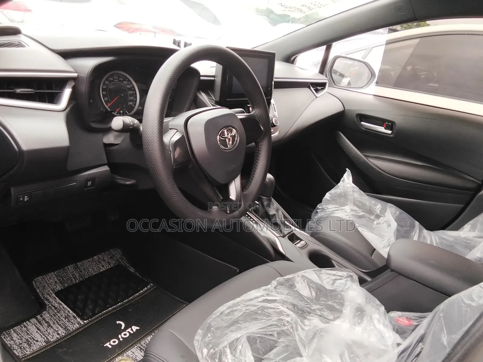 Toyota Corolla 2023 Off white