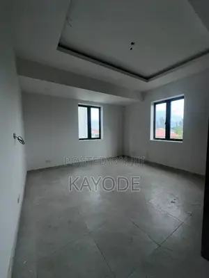 3bdrm Apartment in Lekki Phase 1 for rent