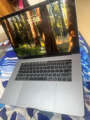Laptop Apple MacBook Pro 2019 16GB Intel Core i9 SSD 512GB
