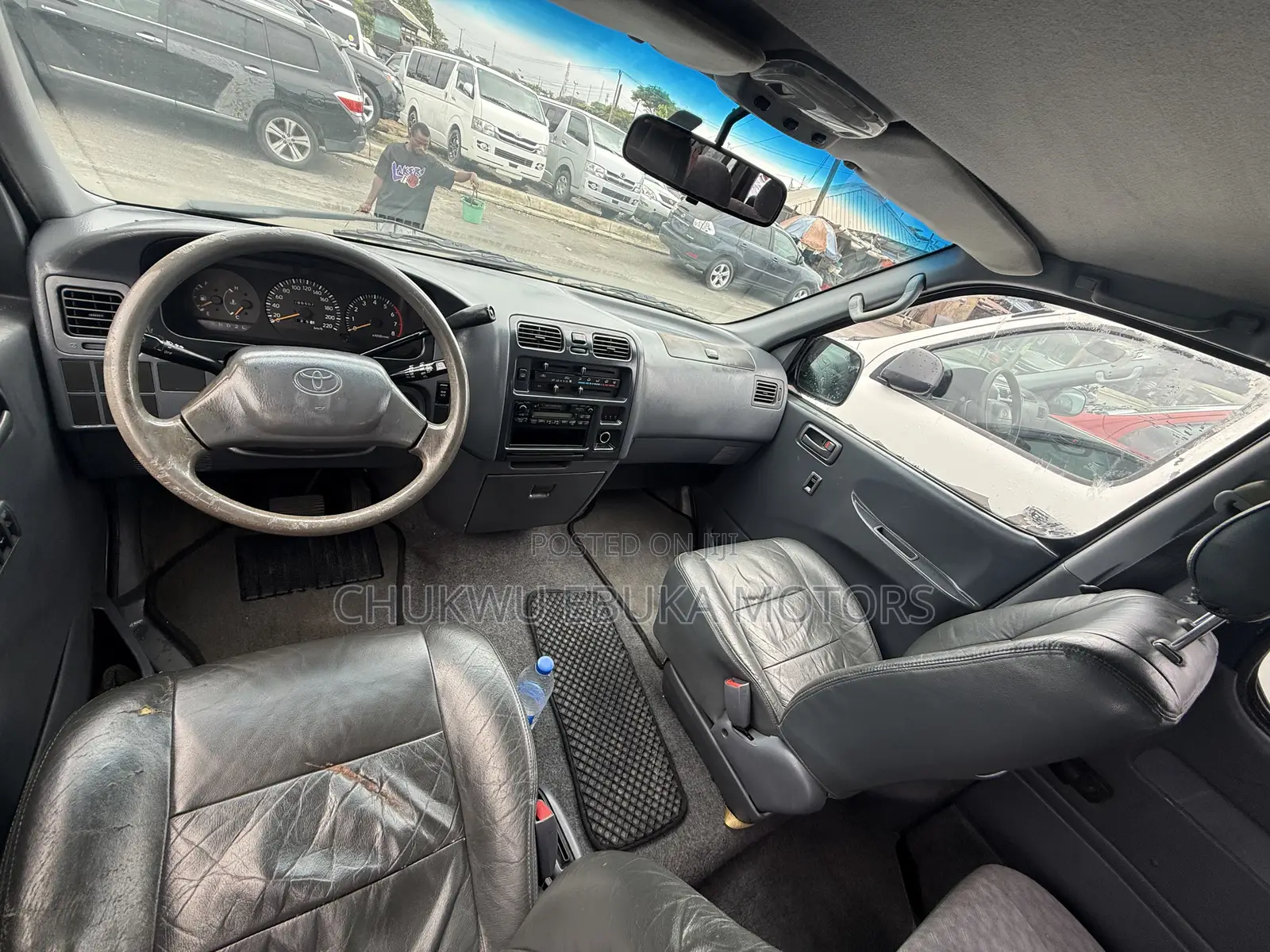 Toyota HiAce 2014 Blue