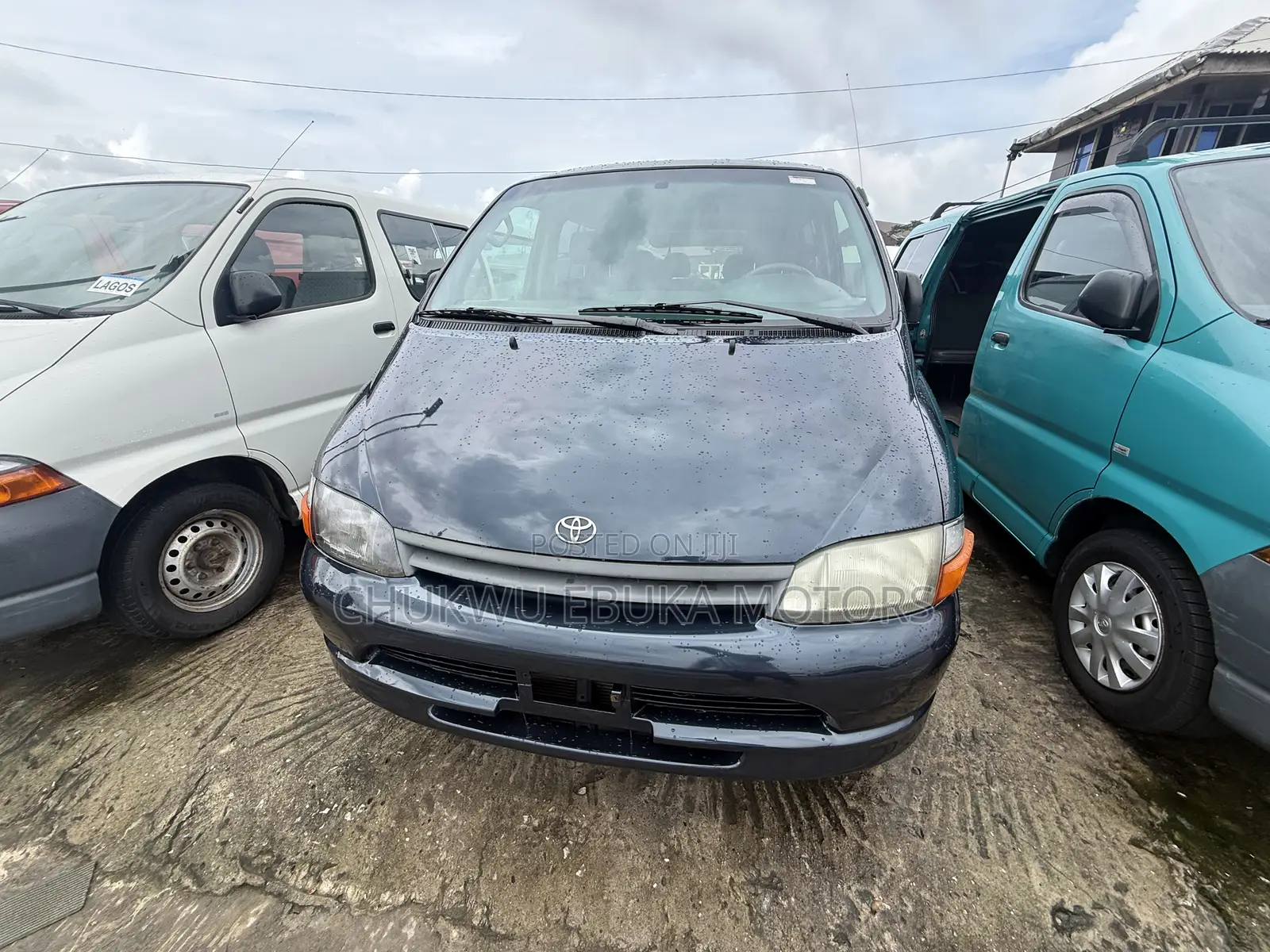 Toyota HiAce 2014 Blue