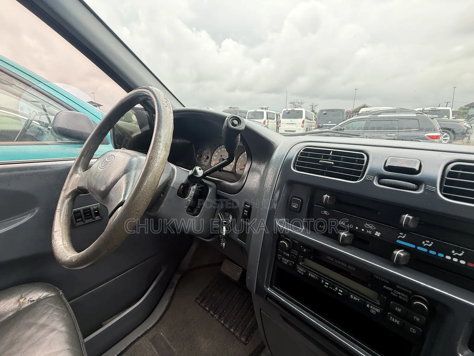 Toyota HiAce 2014 Blue
