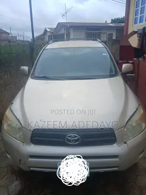 Toyota RAV4 2008 Gold