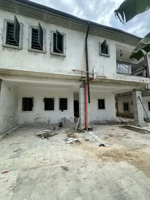 4bdrm Duplex in New Road By Ada, Obio-Akpor for rent
