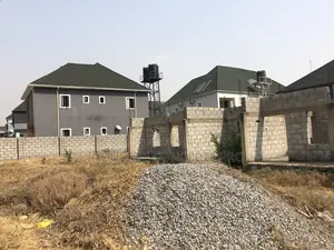 3bdrm Duplex in Leisure Court, Sabon Lugbe for sale