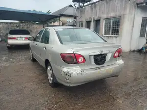 Toyota Corolla 2004 Gray