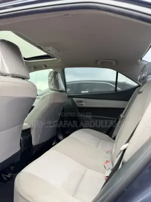 Toyota Corolla LE Premium 4dr Sedan (1.8L 4cyl CVT) 2015 Gray