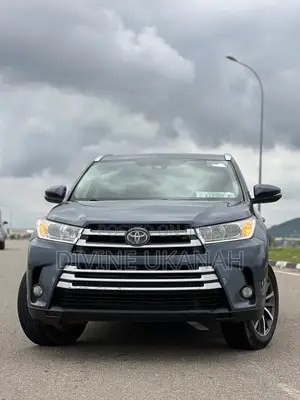 Toyota Highlander XLE 4x4 V6 (3.5L 6cyl 8A) 2018 Blue
