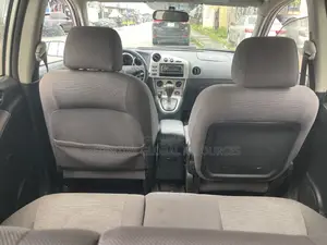 Toyota Matrix 2004 White
