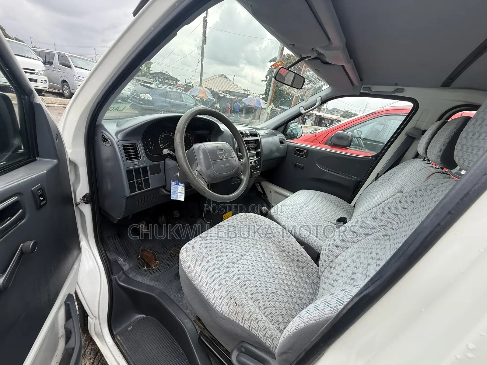 Toyota HiAce 2006 White