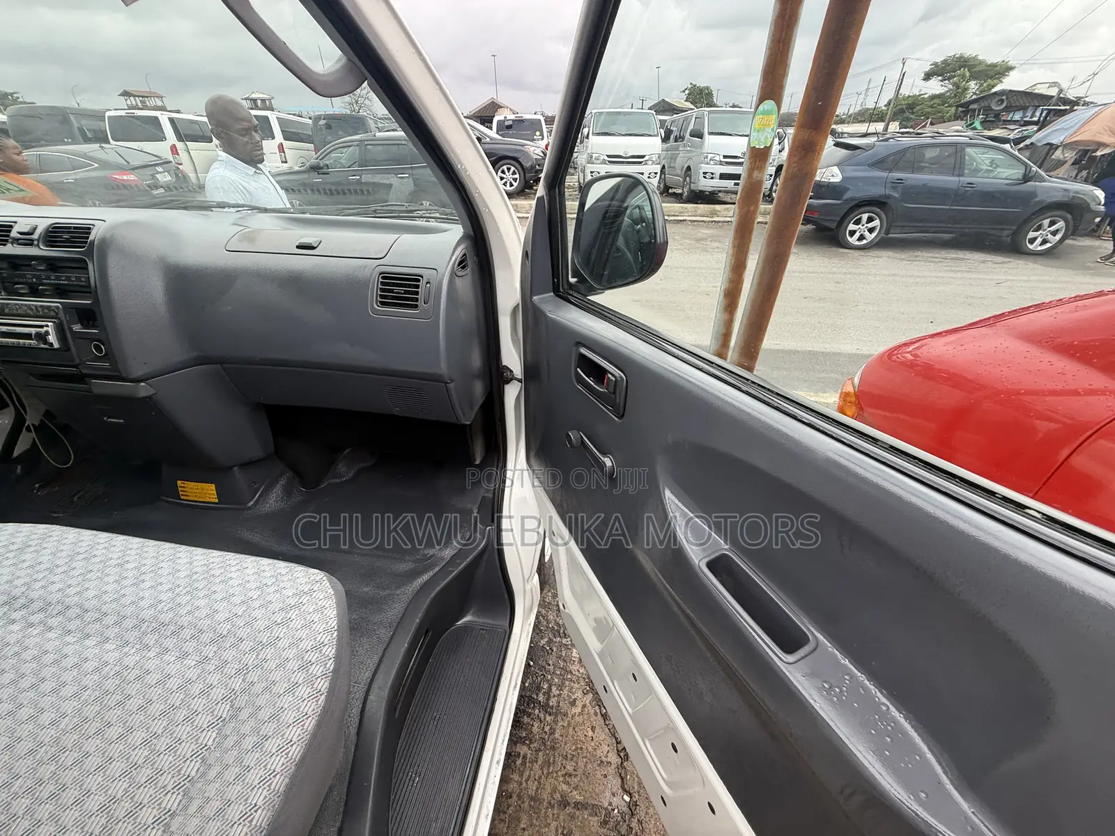 Toyota HiAce 2006 White