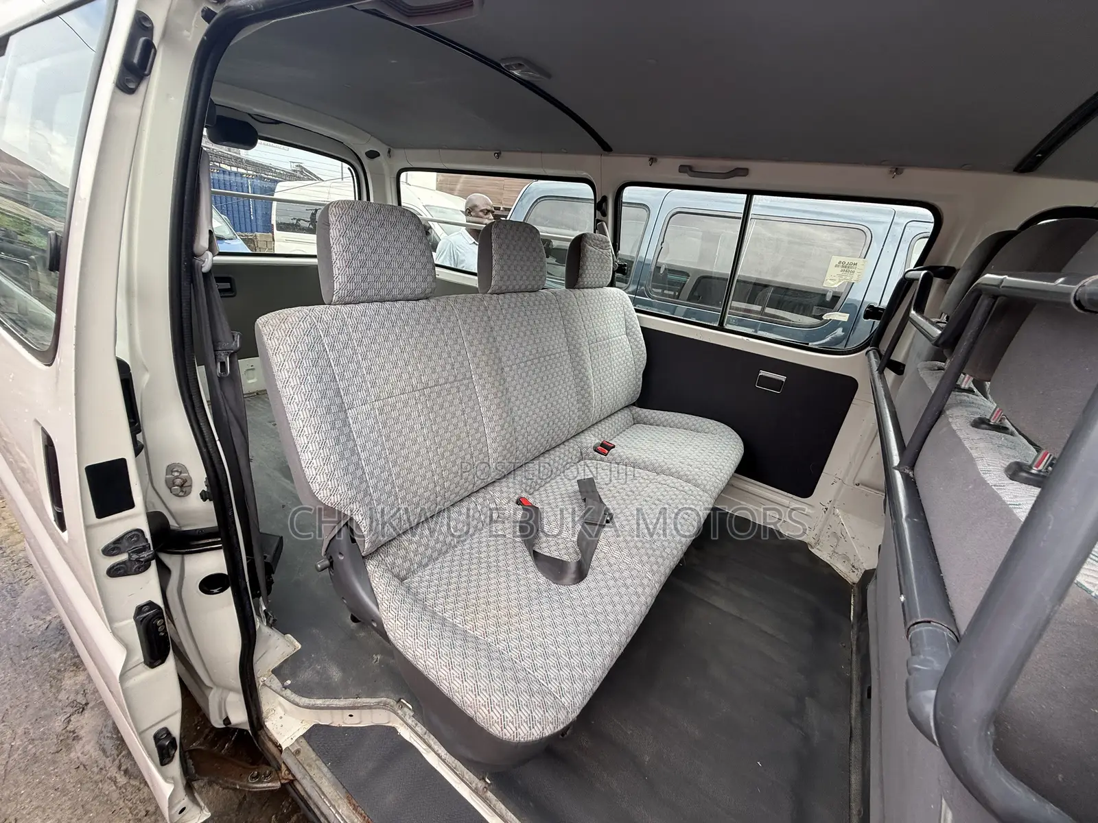 Toyota HiAce 2006 White