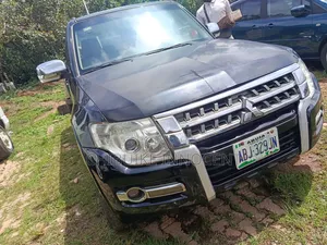 Mitsubishi Pajero 2012