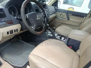 Mitsubishi Pajero 2012
