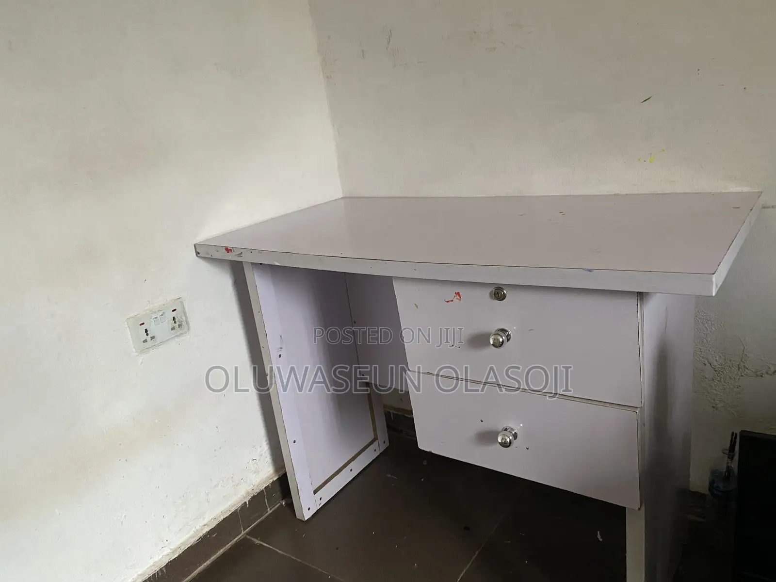White Office/Study Table With 2 Lockable Drawer