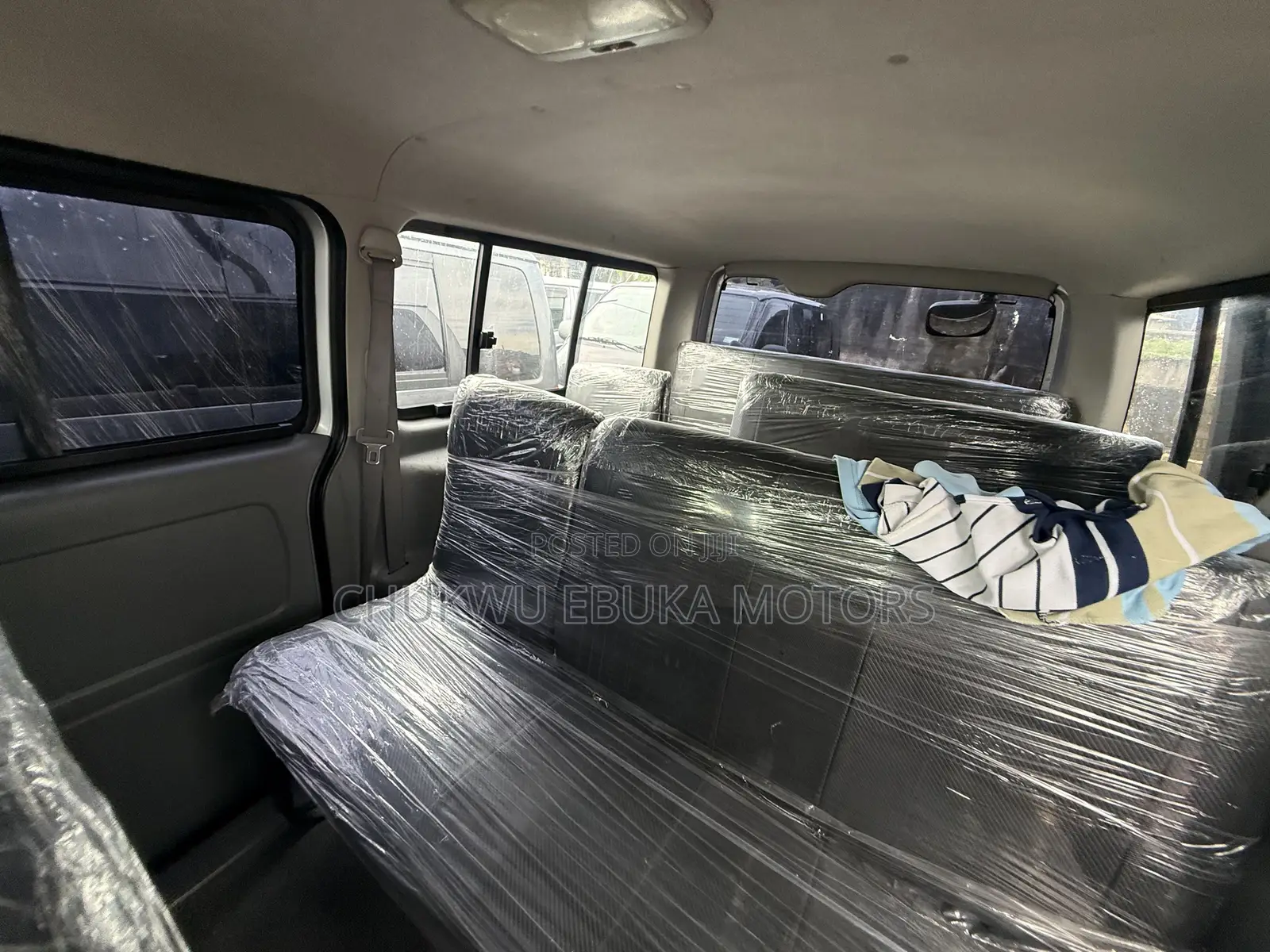 Toyota HiAce 2010 Silver