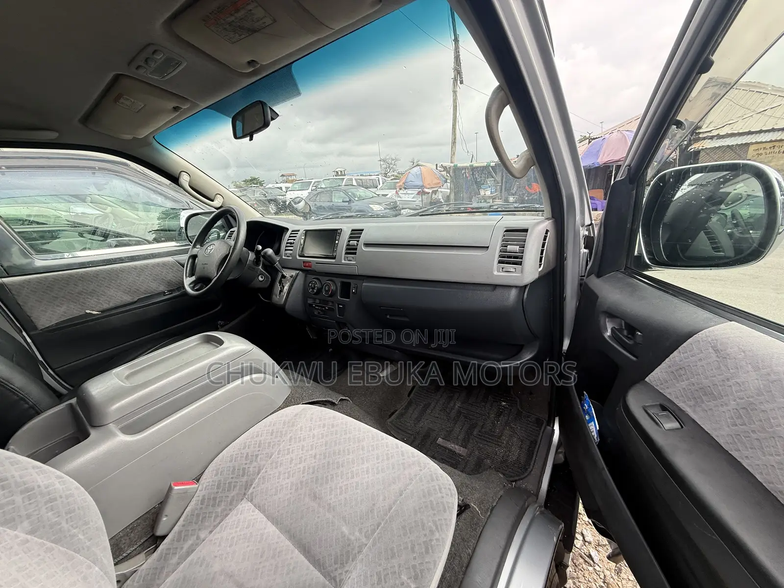 Toyota HiAce 2010 Silver