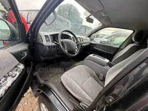 Toyota HiAce 2010 Black