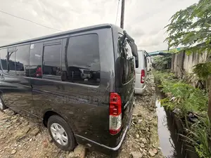 Toyota HiAce 2010 Black