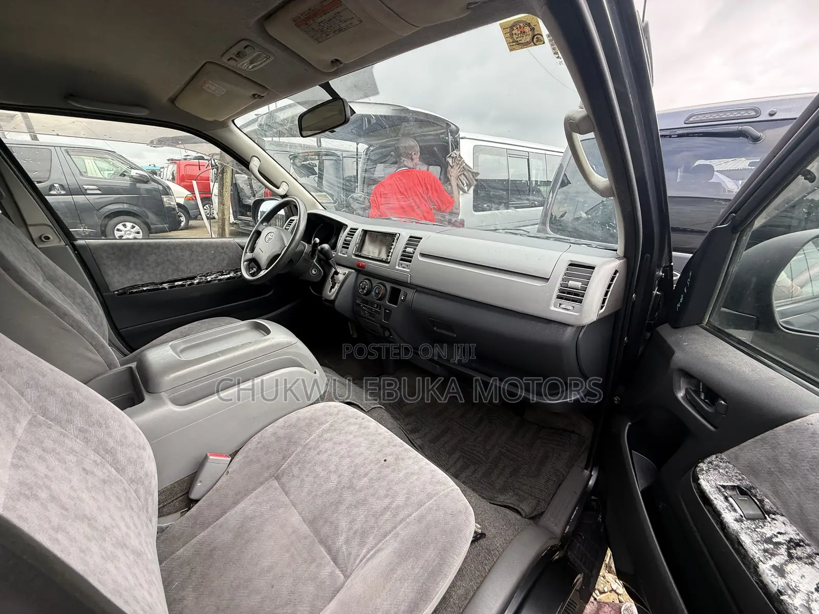 Toyota HiAce 2010 Black
