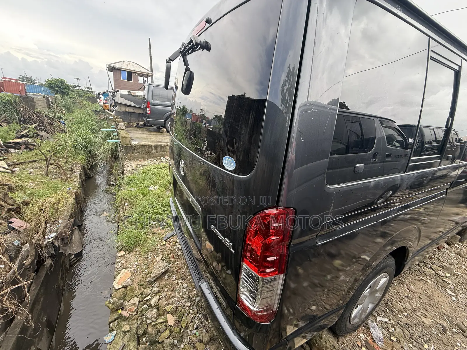 Toyota HiAce 2010 Black
