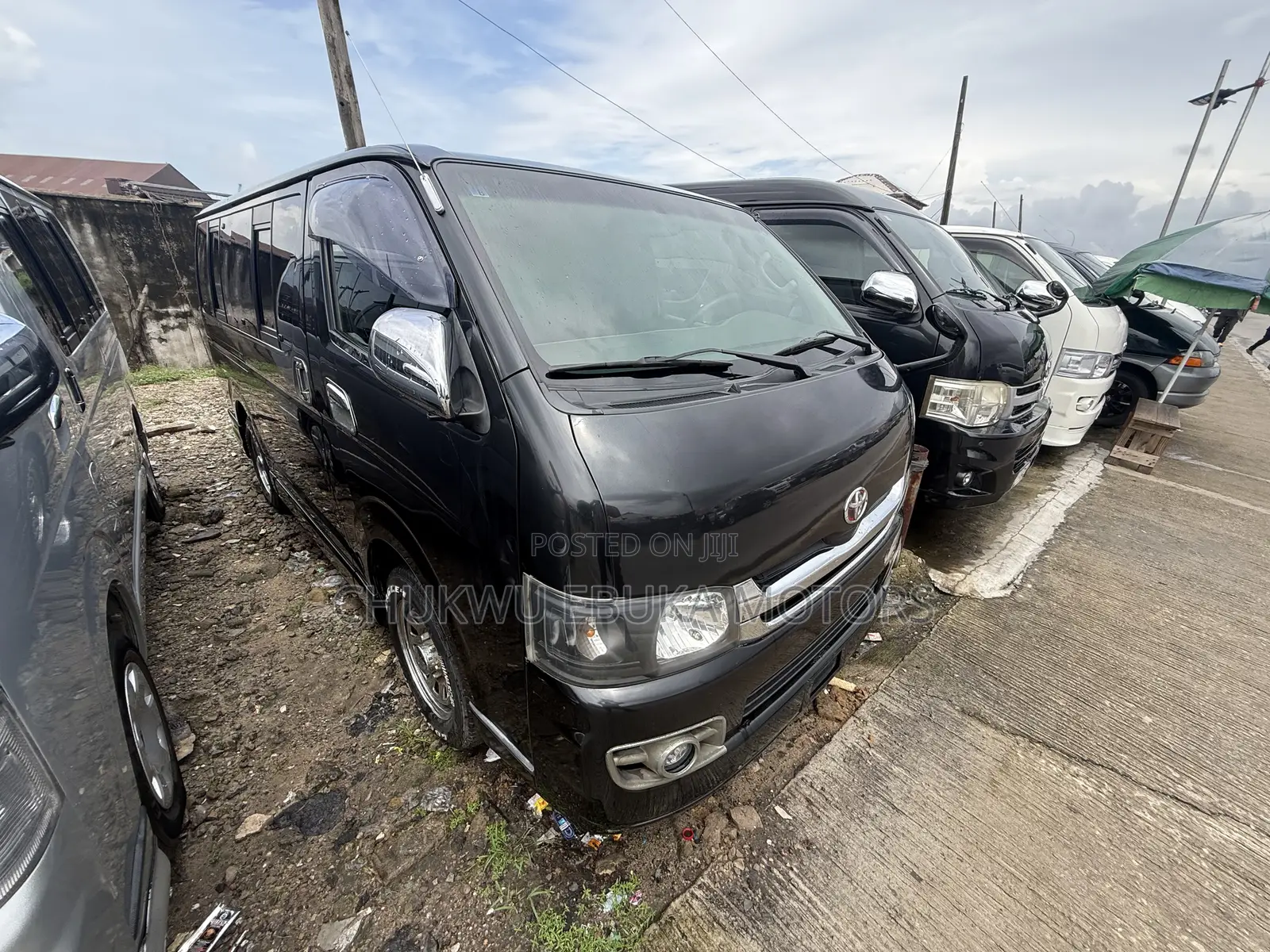 Toyota HiAce 2010 Black