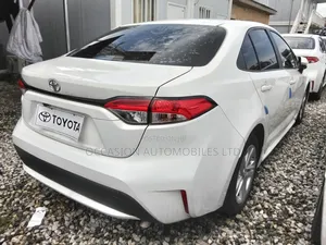 Toyota Corolla 2021 Off white